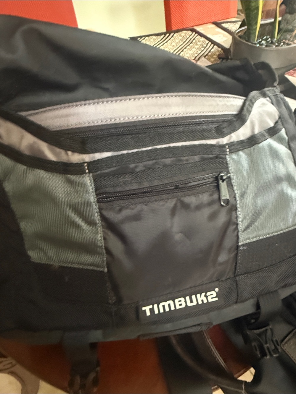 Timbuk2 Messenger /commuter/laptop bag, pre-owned. - Picture 5 of 7